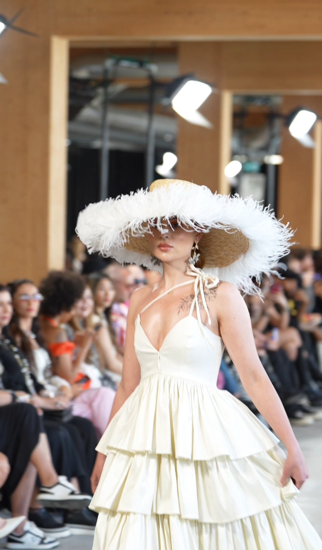 Láàlá Boa Raffia Hat in Ivory